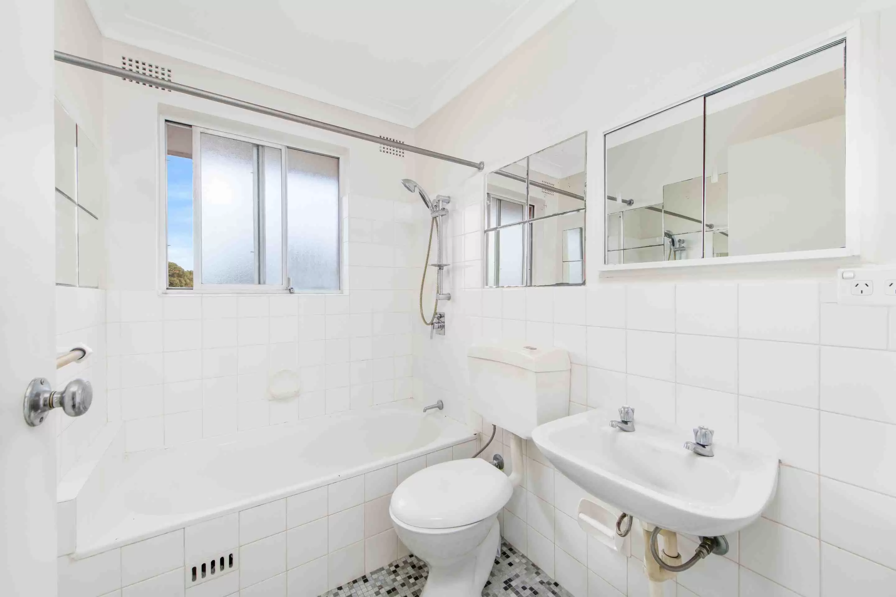 20/5 Maxim Street, West Ryde Leased by Prosper Group - image 1