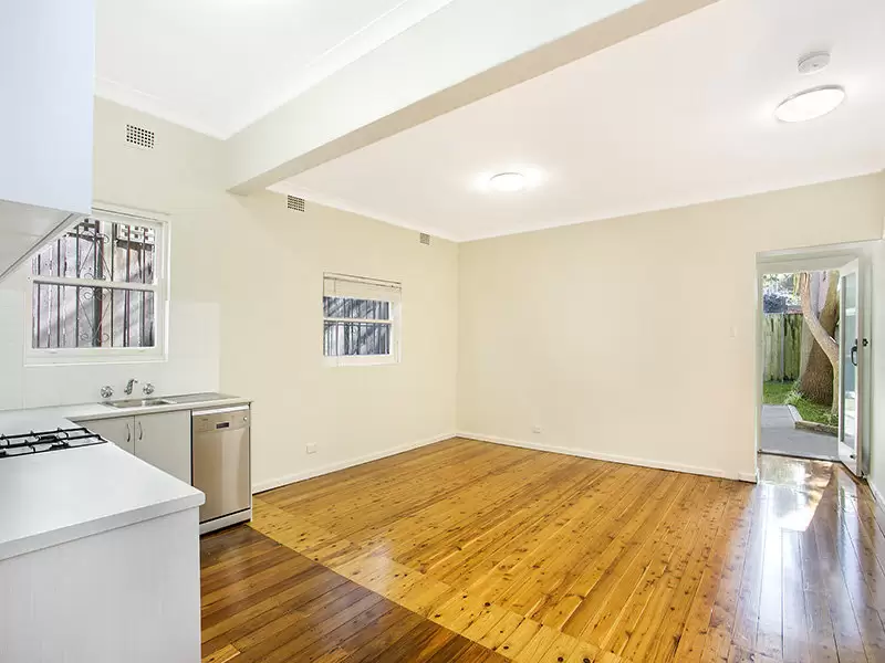 2/76 Wellington Street, Bondi Beach Leased by Prosper Group - image 1